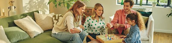 Cerise avec une famille en train de jouer